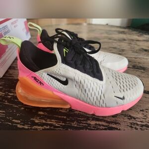 Nike 270s size 6.5 EUC